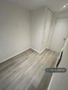 Small Bedroom (3) With Built In Storage Cupboard