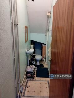 Ground Floor Cloak Room