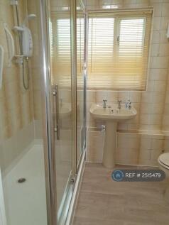 Large Shower Cubicle, Heated Towel Rail