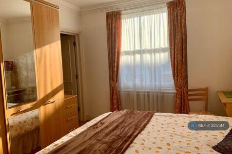 Bedroom 1 (En-Suite)