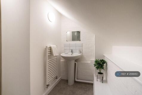 Bed 2 Ensuite Shower Room