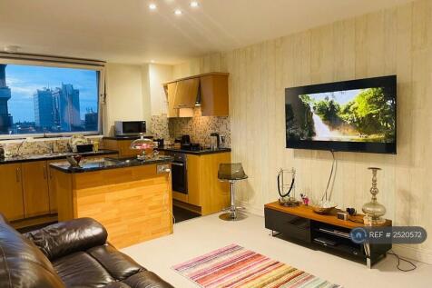 Open Plan Kitchen / Lounge 