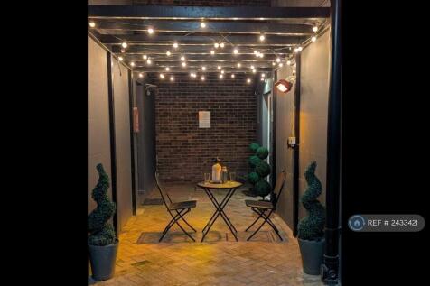 Loft House Courtyard 