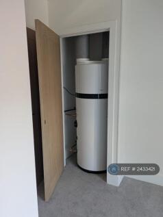 Loft House Bedroom 1 Water Heater