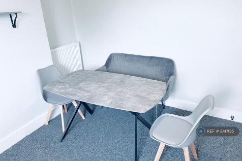 Loung/Kitchen