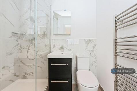 En Suite Bathroom