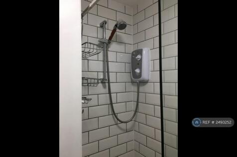 Newly Refurbished Modern Bathroom Area