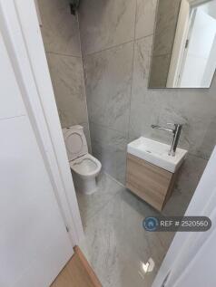 Room 1 Bathroom