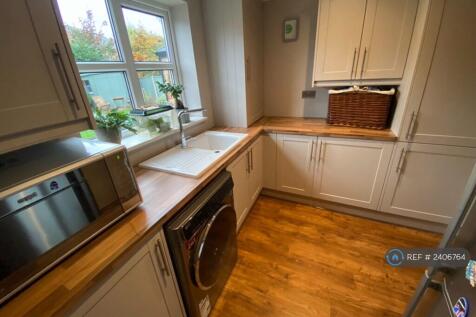 Utility Room With Fridge Freezer, Washing Machine