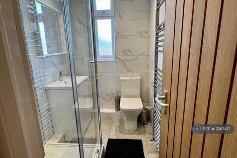 Bathroom Communal 