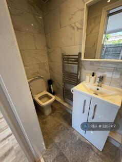 En-Suite Shower 