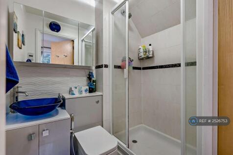 Bedroom 1 Ensuite