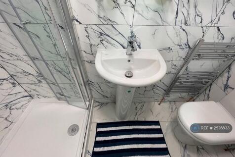 Room 6 Modern En Suite