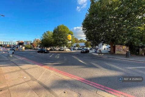Main Strett In Front Of House