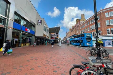 Reading Town Centre 10  Minutes Walk