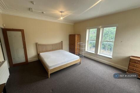 Room 5 (£585.00pcm/£135pcw)