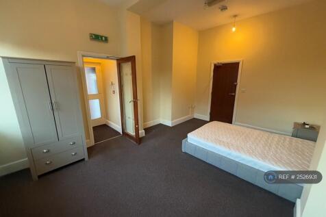 Room 1 (£758.00pcm/£175pcw)