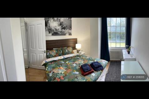 Large Bright Spacious Double Bedroom