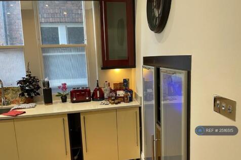 Large Dinning/Kitchen