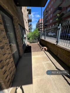 Large Private Garden Patio 