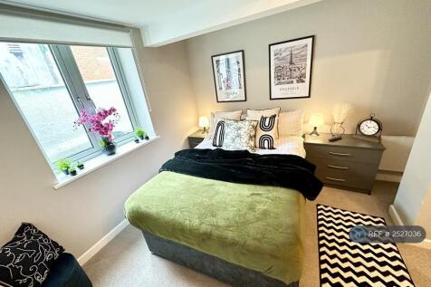 Double Bed With Natural Light 