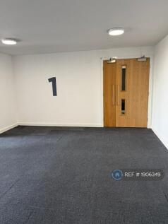 !St Floor Entrance 