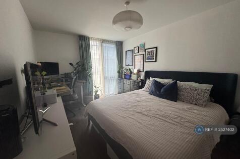 Master Bedroom With Extra Large King Size Bed