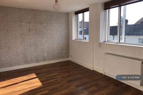 Lounge Area Unfurnished