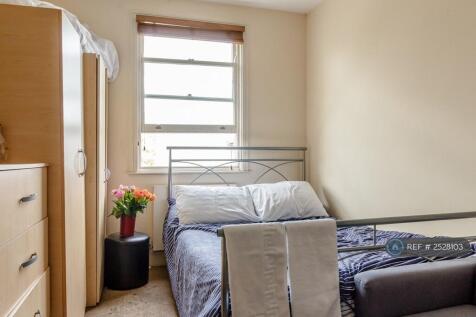 Bed 3-Double Bedroom Level 1