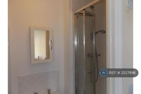 Ensuite Bedroom 1