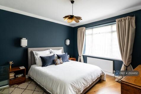 Master En-Suite