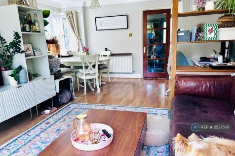 Ground Floor Spacious Reception