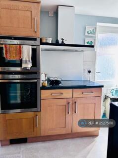 Kitchen - Hob And Integrated Oven