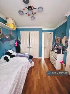 1st Floor Main Bedroom With Ensuite