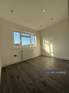 Bedroom 1 (Ensuite)