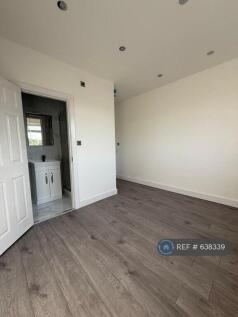 Bedroom 1 (Ensuite)