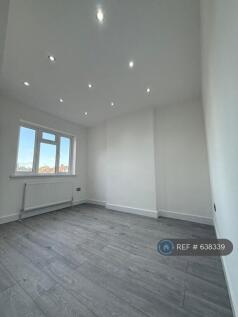 Bedroom 2 (Ensuite)