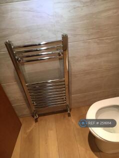 Toilet/Bathroom