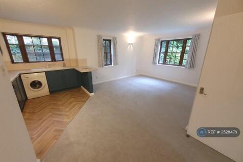 Living Area - Garden Facing