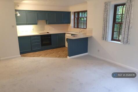 Living Area- Kitchen Facing