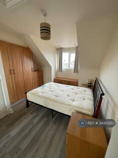 £570 Spacious Room