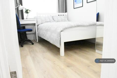 Smaller Double Bedroom 