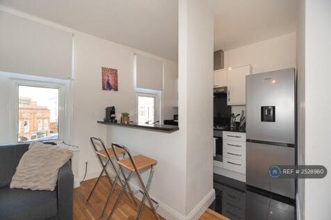 Dining/Kitchen Area