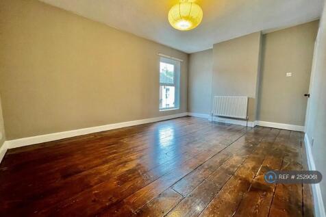 Front Bedroom 