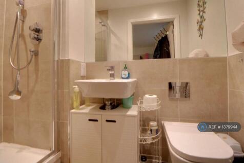 En-Suite To Master Bedroom