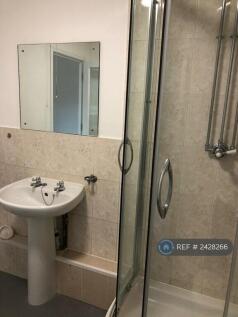 Studio 1 - Shower
