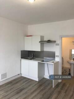 Studio 2 - Kitchenette