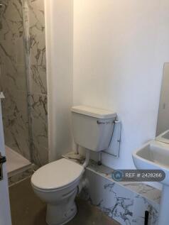 Studio 2 - Bathroom