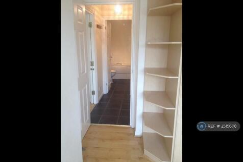 Bedroom/Hall/Bathroom