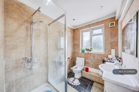 1st Floor Bathroom